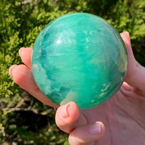 Ведьмин колдовской шар из натурального камня флюорит